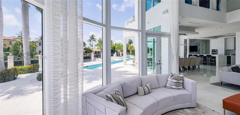 2890 NE 28th St Fort Lauderdale, FL 33306