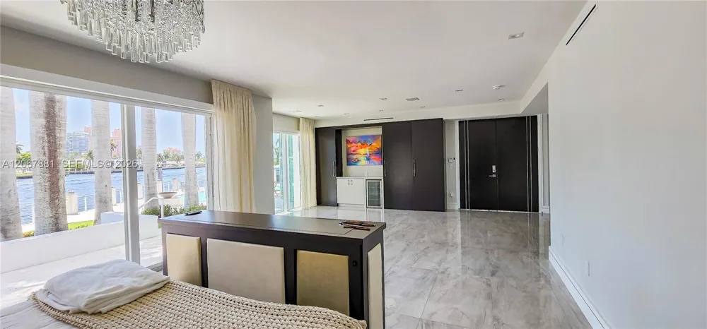 2890 NE 28th St Fort Lauderdale, FL 33306