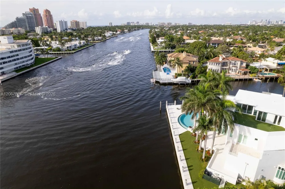 2890 NE 28th St Fort Lauderdale, FL 33306