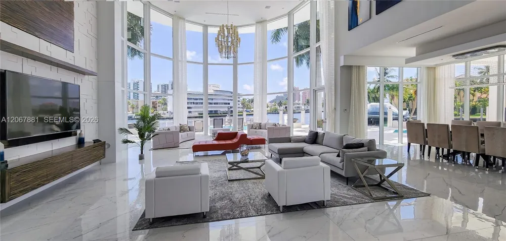 2890 NE 28th St Fort Lauderdale, FL 33306