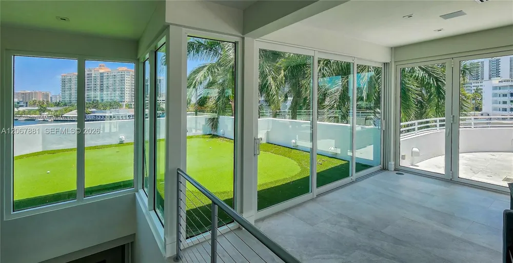 2890 NE 28th St Fort Lauderdale, FL 33306