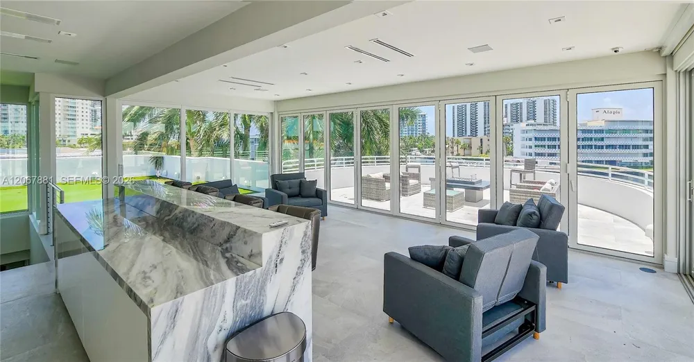 2890 NE 28th St Fort Lauderdale, FL 33306