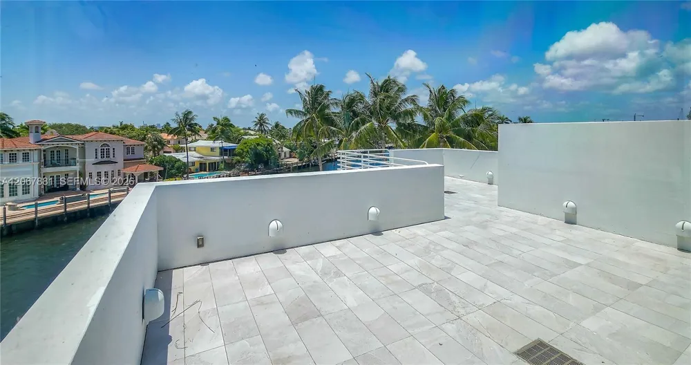 2890 NE 28th St Fort Lauderdale, FL 33306