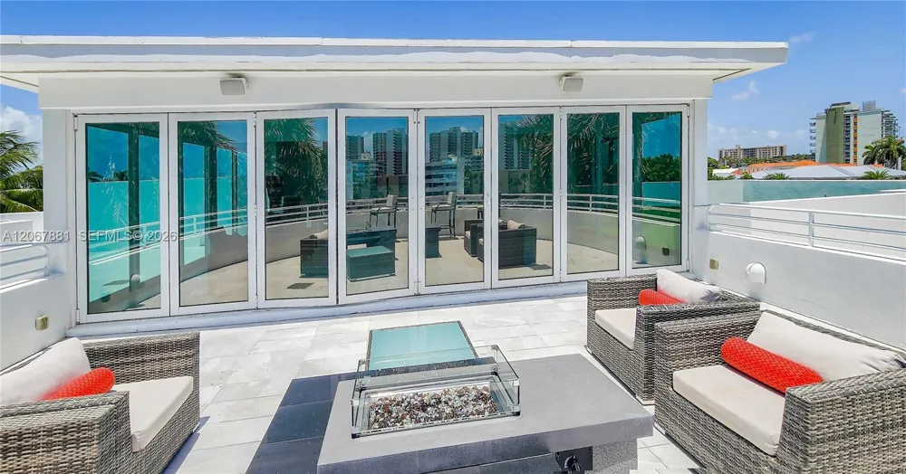 2890 NE 28th St Fort Lauderdale, FL 33306