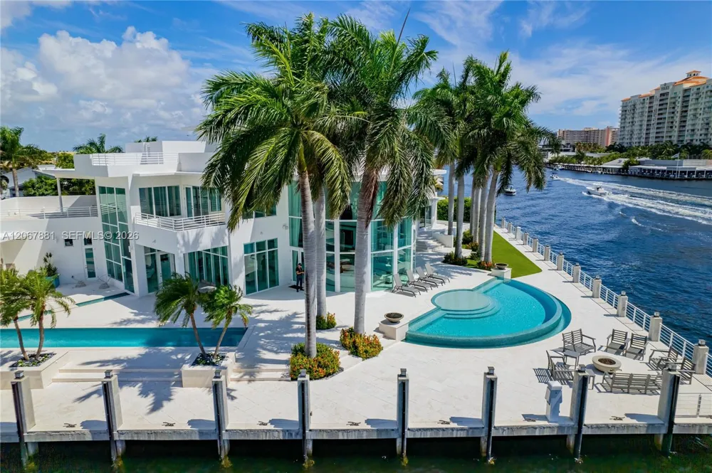 2890 NE 28th St Fort Lauderdale, FL 33306