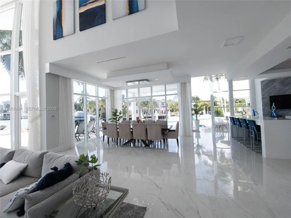 2890 NE 28th St Fort Lauderdale, FL 33306