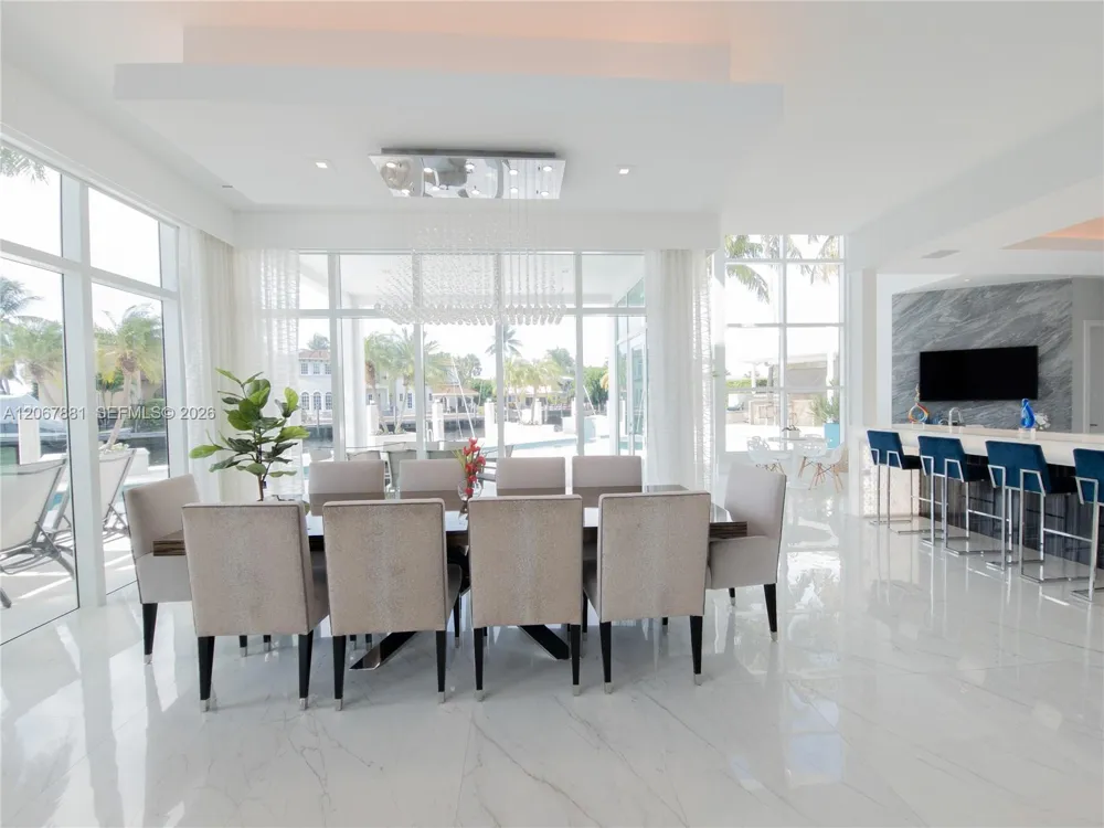 2890 NE 28th St Fort Lauderdale, FL 33306