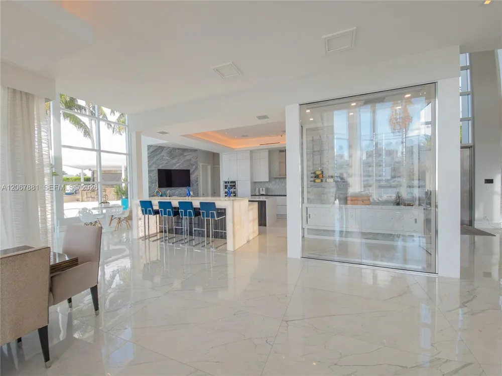 2890 NE 28th St Fort Lauderdale, FL 33306