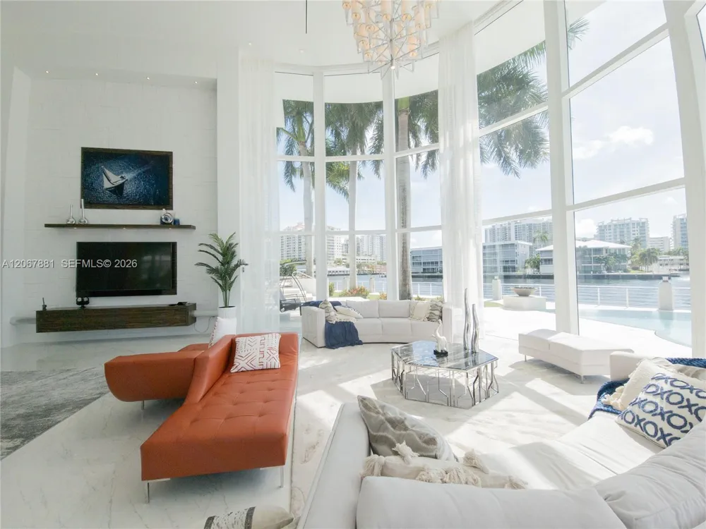 2890 NE 28th St Fort Lauderdale, FL 33306