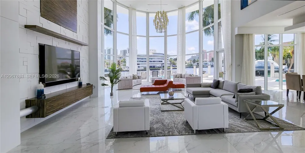 2890 NE 28th St Fort Lauderdale, FL 33306