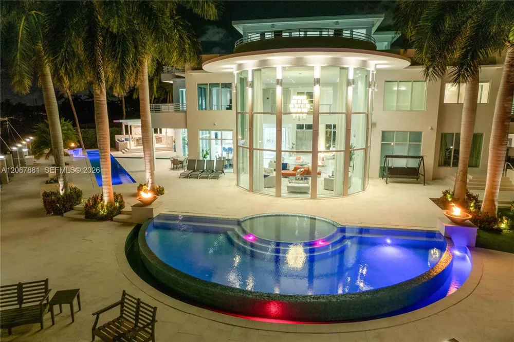 2890 NE 28th St Fort Lauderdale, FL 33306