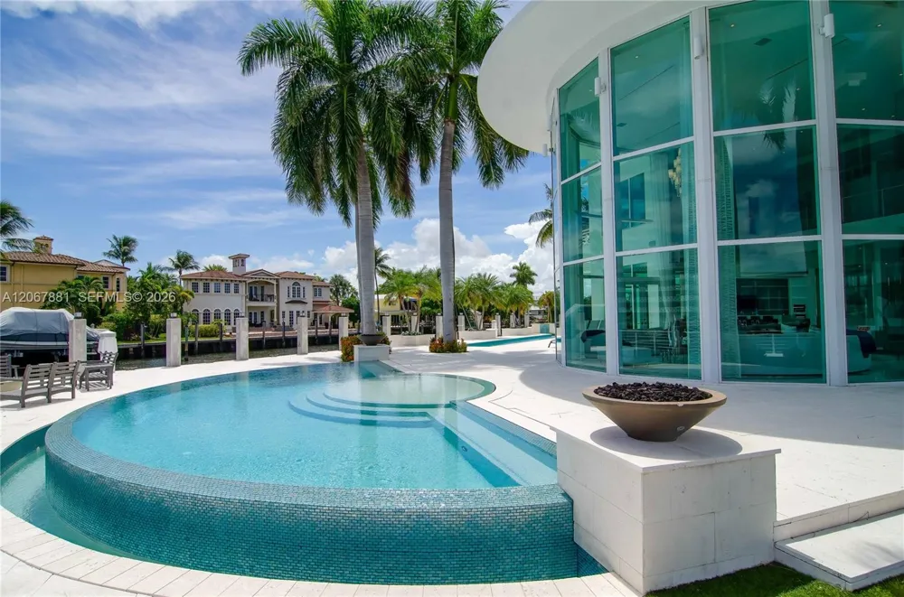 2890 NE 28th St Fort Lauderdale, FL 33306