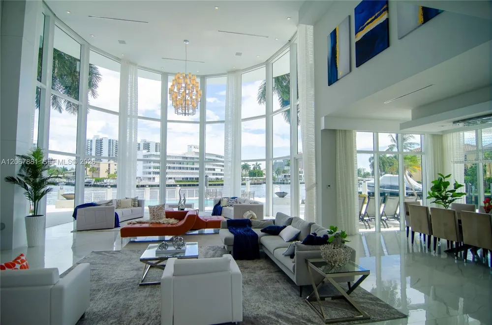 2890 NE 28th St Fort Lauderdale, FL 33306