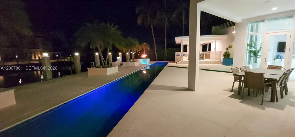 2890 NE 28th St Fort Lauderdale, FL 33306