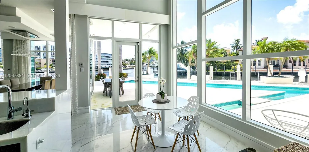 2890 NE 28th St Fort Lauderdale, FL 33306