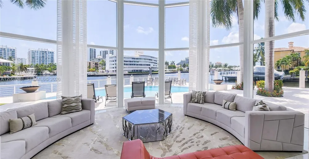 2890 NE 28th St Fort Lauderdale, FL 33306