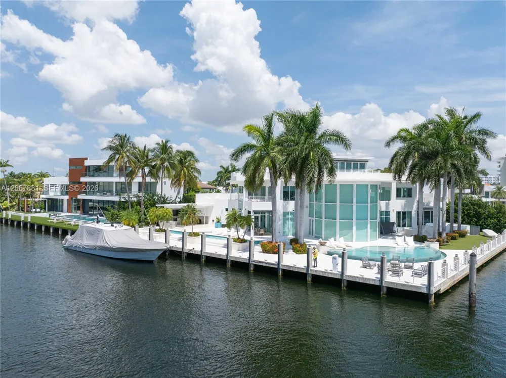 2890 NE 28th St Fort Lauderdale, FL 33306