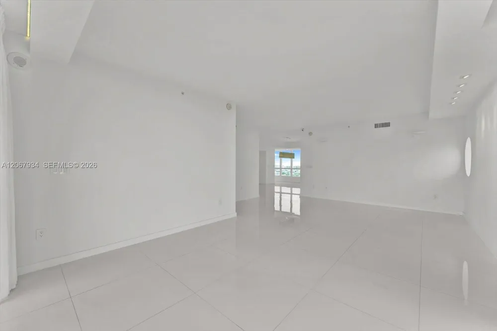 520 West Ave #2101 Miami Beach, FL 33139
