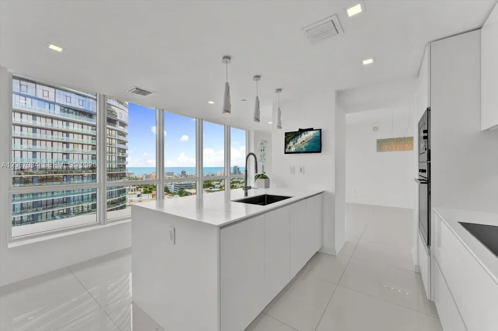 520 West Ave #2101 Miami Beach, FL 33139