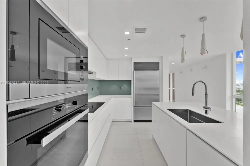 520 West Ave #2101 Miami Beach, FL 33139