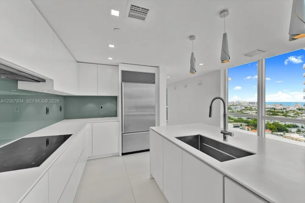 520 West Ave #2101 Miami Beach, FL 33139
