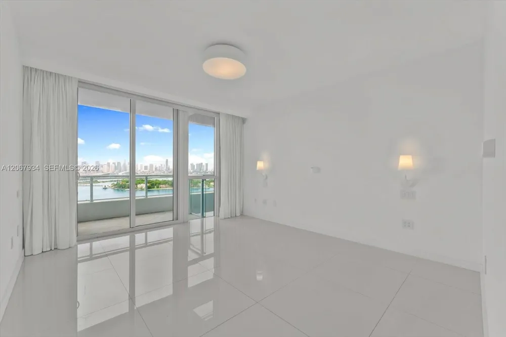 520 West Ave #2101 Miami Beach, FL 33139