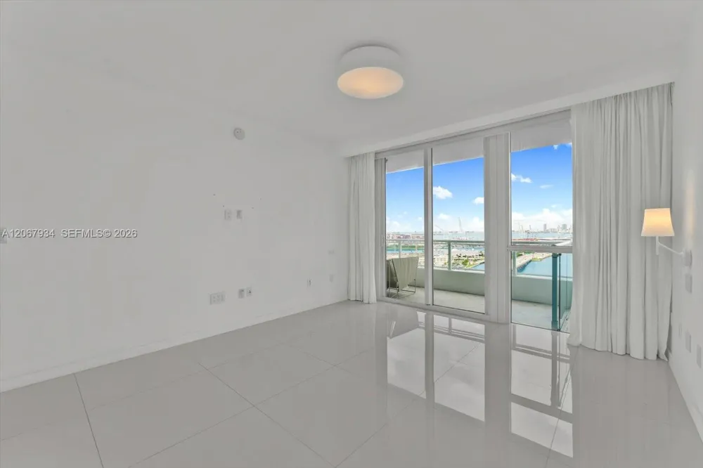 520 West Ave #2101 Miami Beach, FL 33139