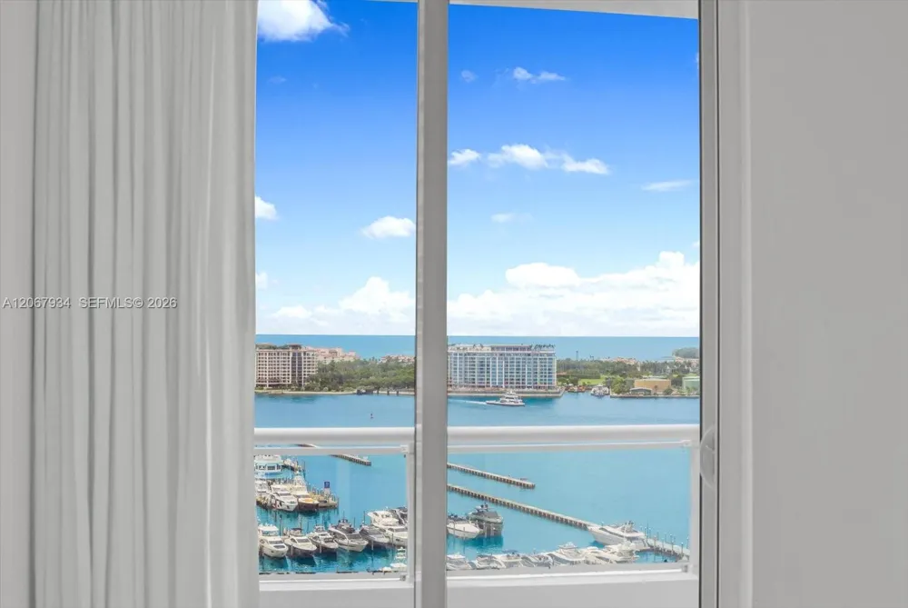 520 West Ave #2101 Miami Beach, FL 33139