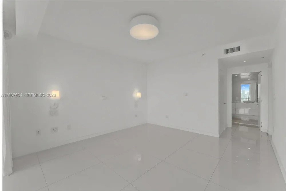 520 West Ave #2101 Miami Beach, FL 33139