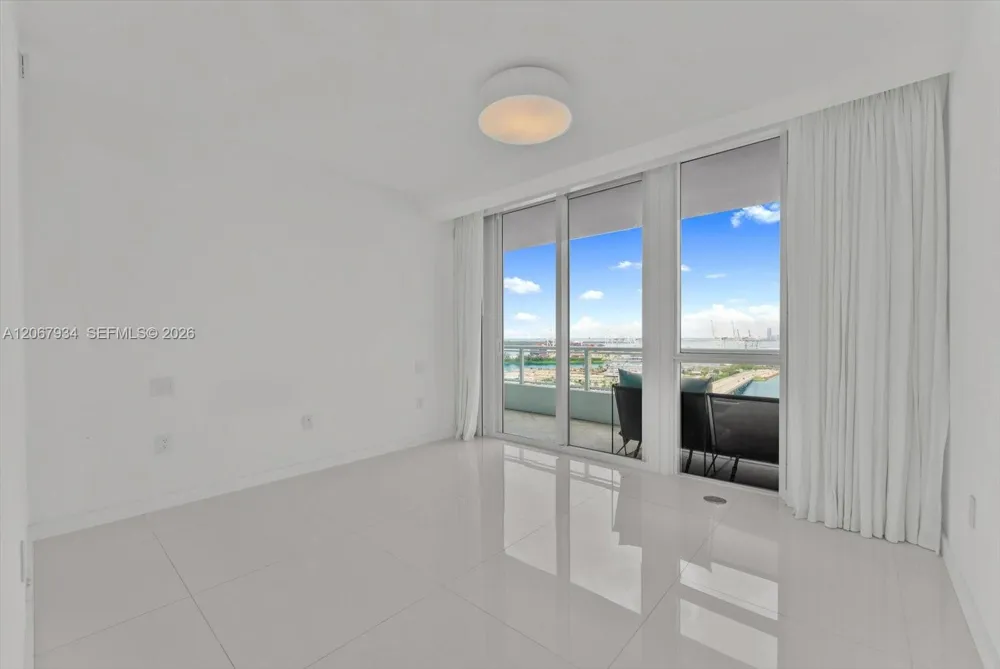 520 West Ave #2101 Miami Beach, FL 33139
