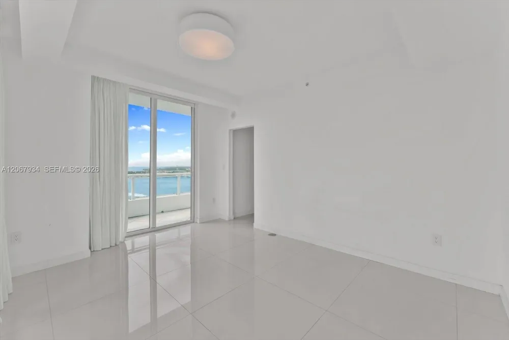 520 West Ave #2101 Miami Beach, FL 33139