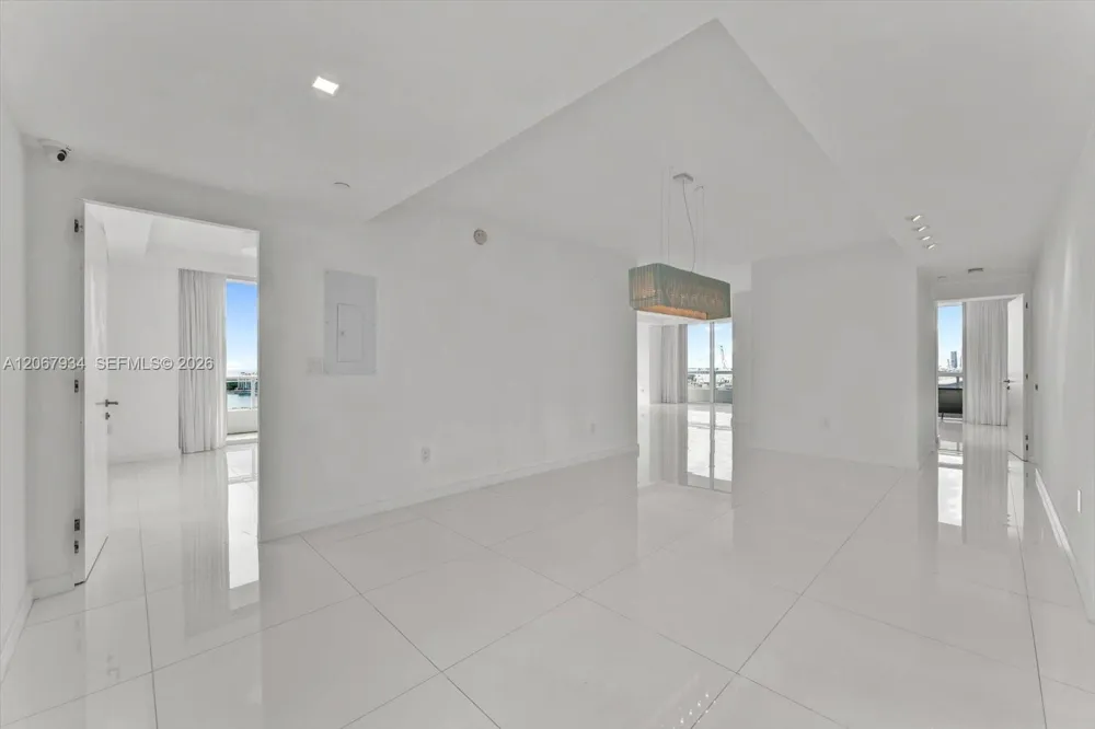 520 West Ave #2101 Miami Beach, FL 33139