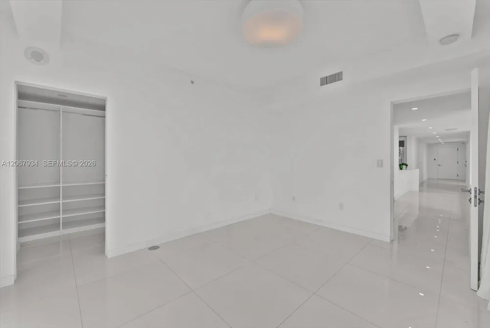 520 West Ave #2101 Miami Beach, FL 33139