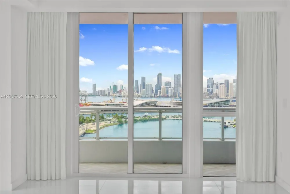 520 West Ave #2101 Miami Beach, FL 33139