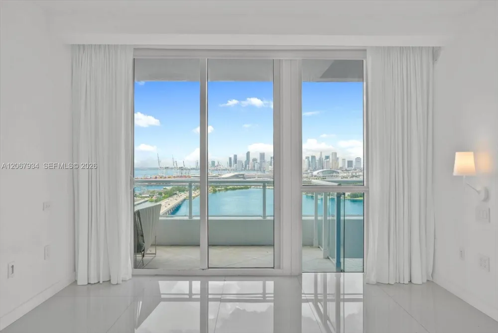 520 West Ave #2101 Miami Beach, FL 33139