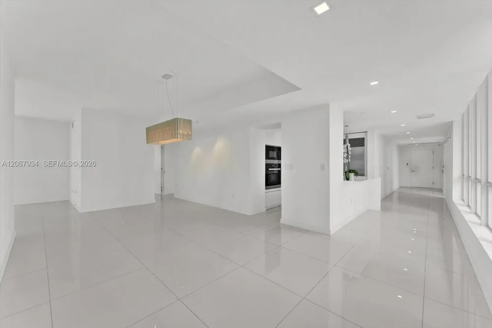 520 West Ave #2101 Miami Beach, FL 33139