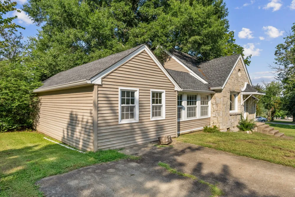 421 8th Ave S Lewisburg, TN 37091