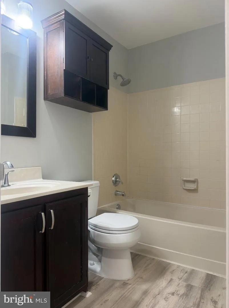 14533 RAVENSCAR COURT Centreville, VA 20121
