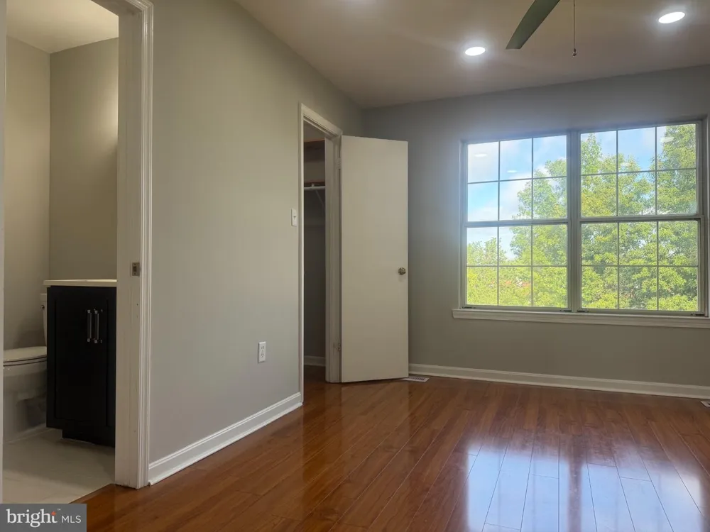 14533 RAVENSCAR COURT Centreville, VA 20121