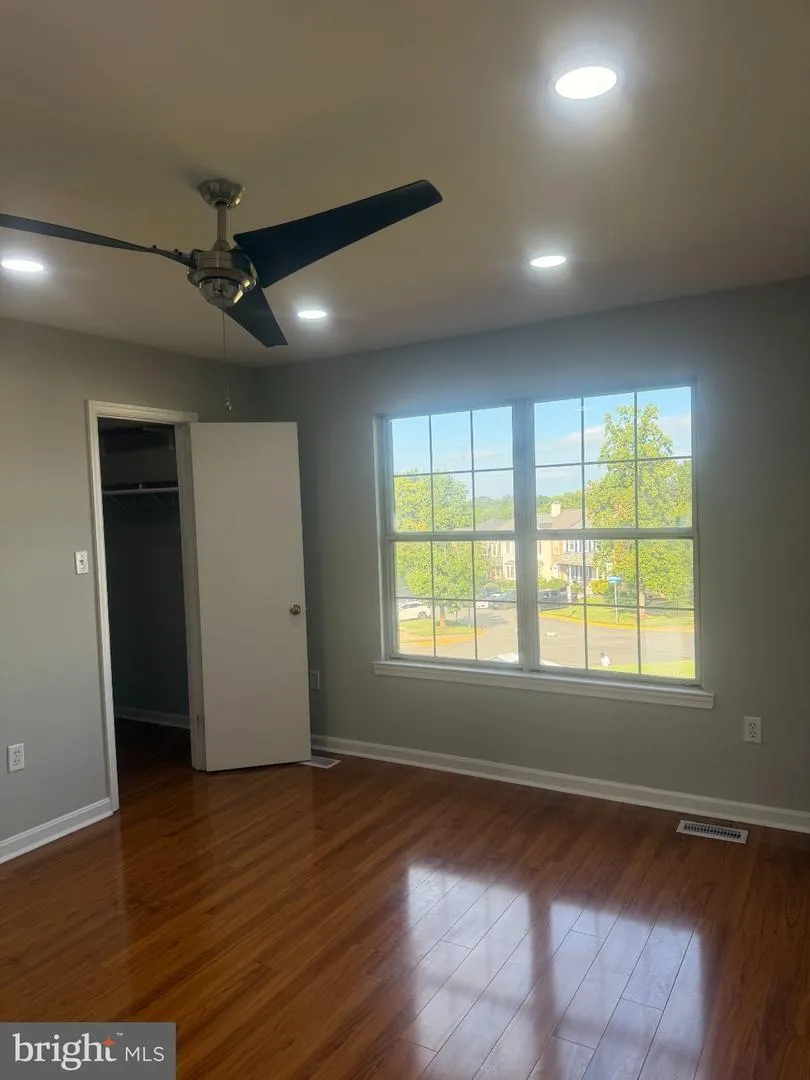 14533 RAVENSCAR COURT Centreville, VA 20121