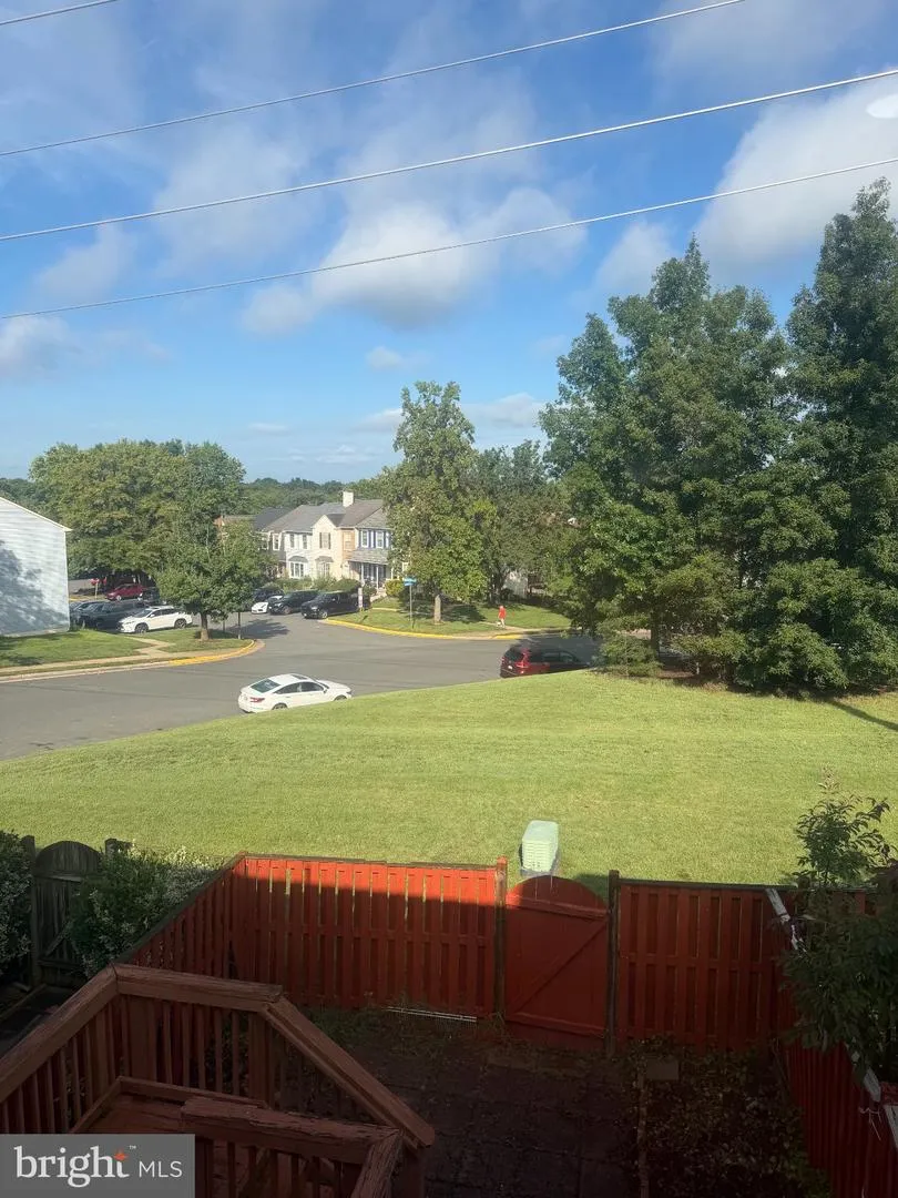14533 RAVENSCAR COURT Centreville, VA 20121
