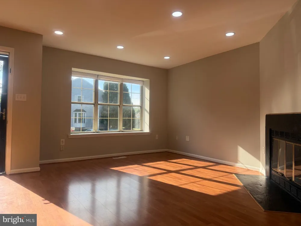 14533 RAVENSCAR COURT Centreville, VA 20121