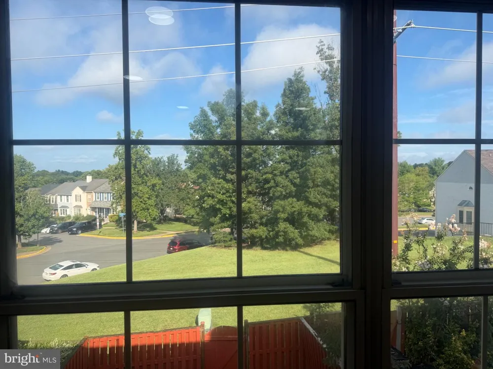 14533 RAVENSCAR COURT Centreville, VA 20121