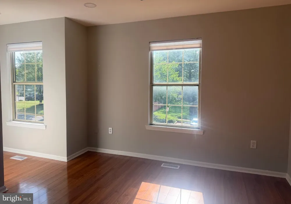 14533 RAVENSCAR COURT Centreville, VA 20121
