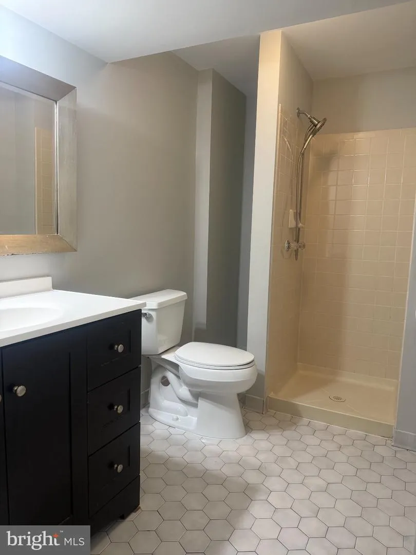 14533 RAVENSCAR COURT Centreville, VA 20121