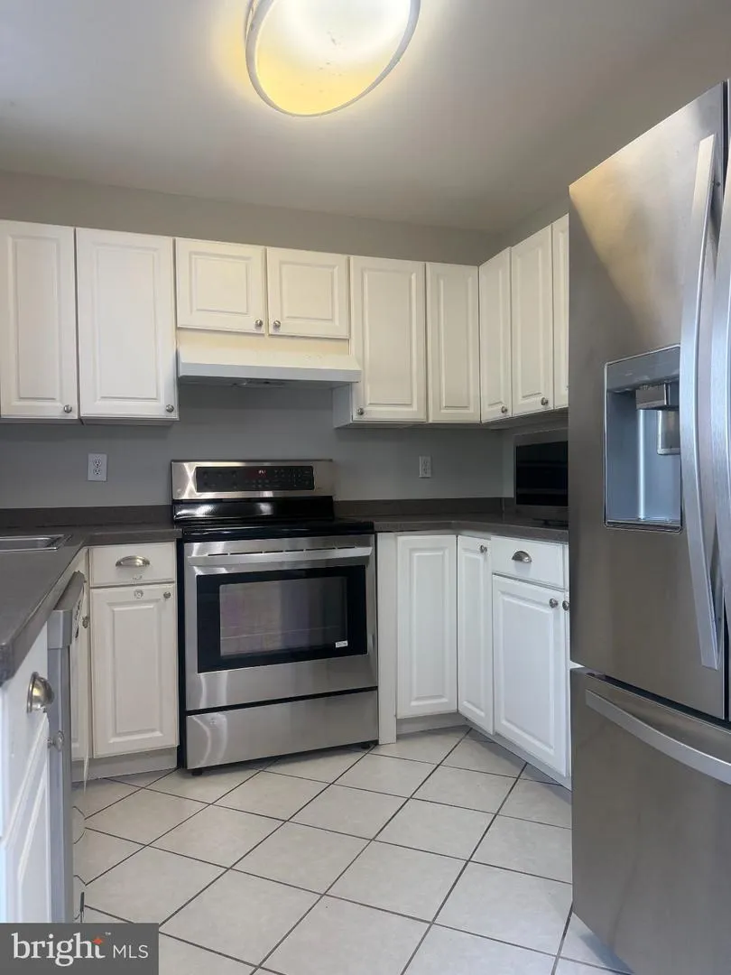 14533 RAVENSCAR COURT Centreville, VA 20121