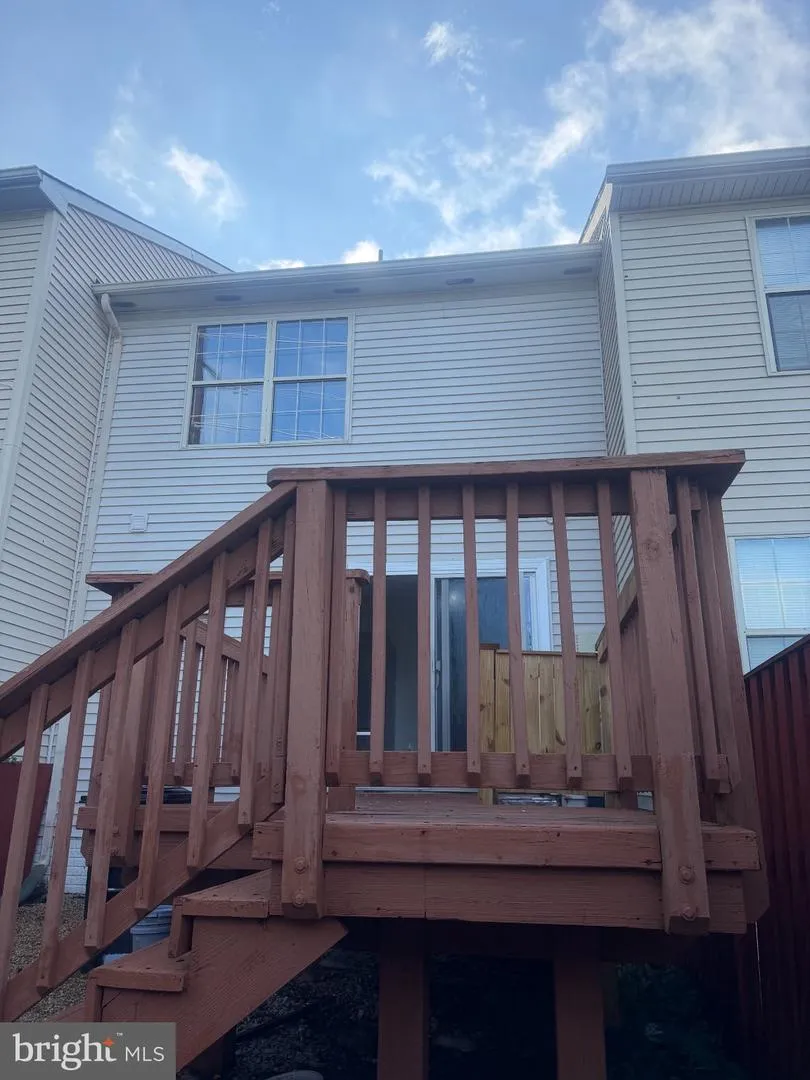 14533 RAVENSCAR COURT Centreville, VA 20121