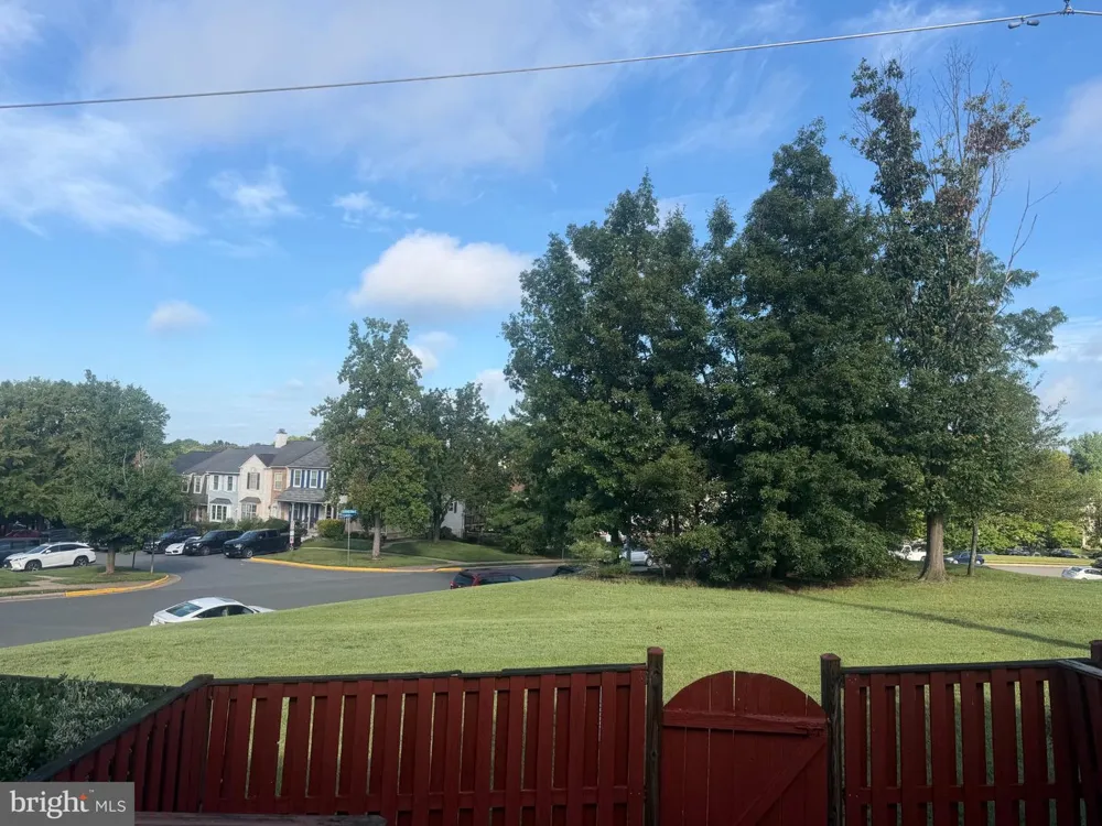 14533 RAVENSCAR COURT Centreville, VA 20121