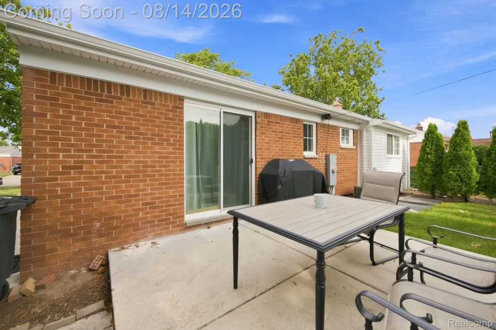 31546 Northwood Drive Fraser City, MI 48026