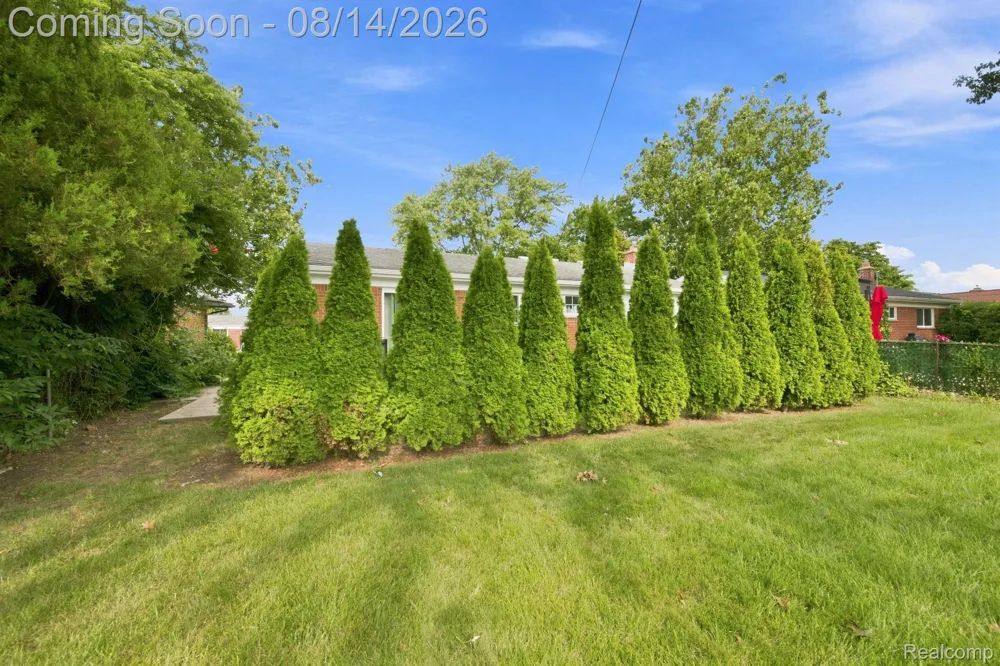 31546 Northwood Drive Fraser City, MI 48026